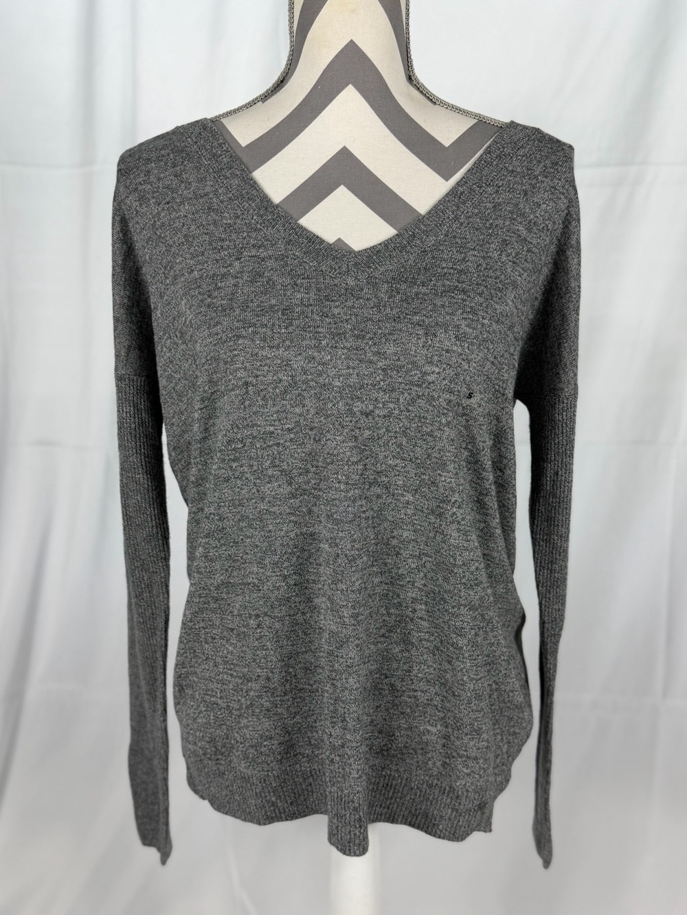 American Eagle Long Sleeve Knit Sweater Gray V Neck Womens Small